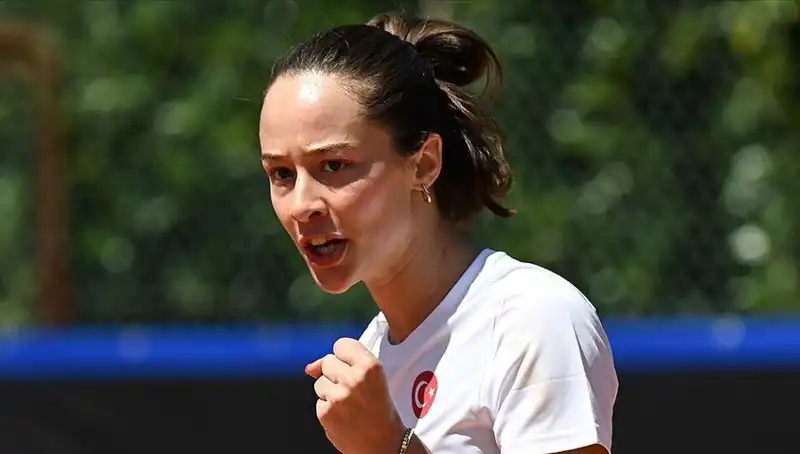 Milli Tenisçi Zeynep Sönmez, Finalde Zafer İçin Sahaya Çıkıyor