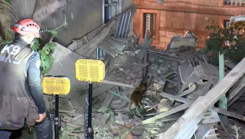 İstanbul’da Deprem Sonrası Yaşanan Büyük Çöküş Dikkat Çekti