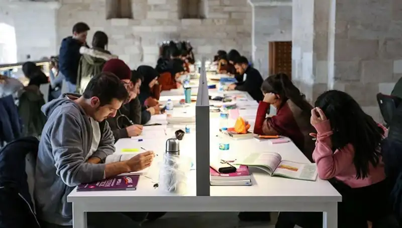 Üniversitelerin 2023-2024 Eğitim Yılı Başlangıç Tarihleri Duyuruldu!