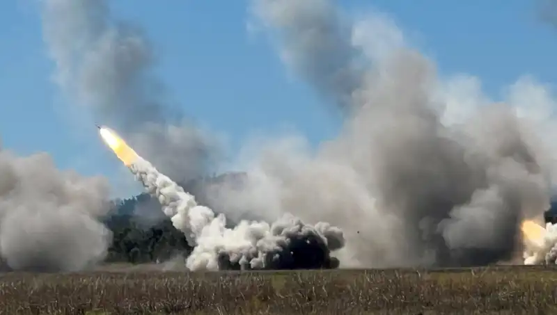Avustralya'nın Askeri Tarihinde Bir İlk: HIMARS Tatbikatı Başladı