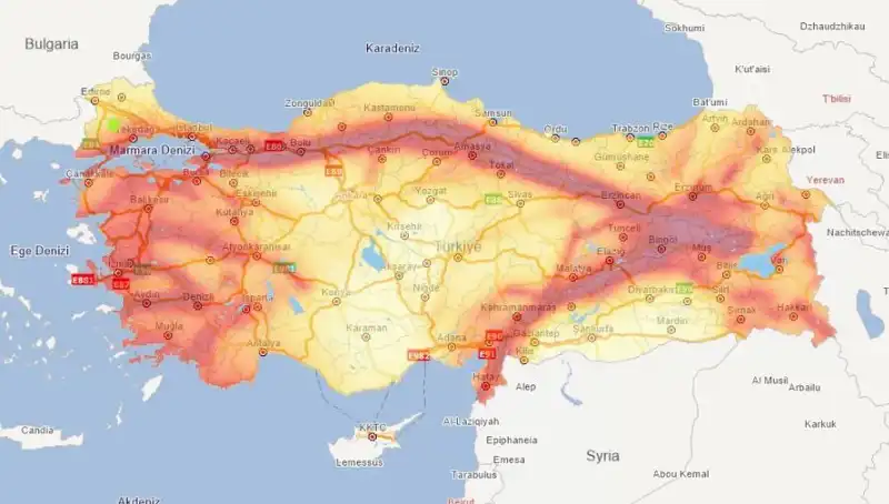 Evimin Altından Fay Hattı Geçiyor mu? 45 İlde Deprem Riski Açıklandı!