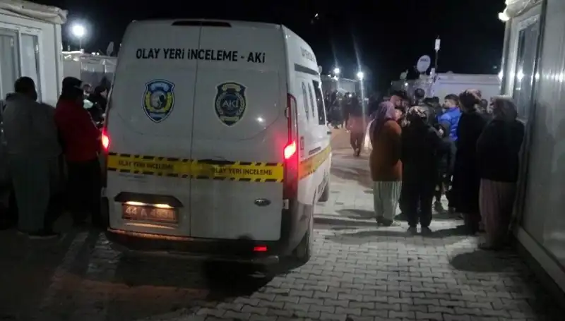 Husumetlilerin Silahlı Kavgasında Kan Döküldü: Olayın Detayları Şoke Edici