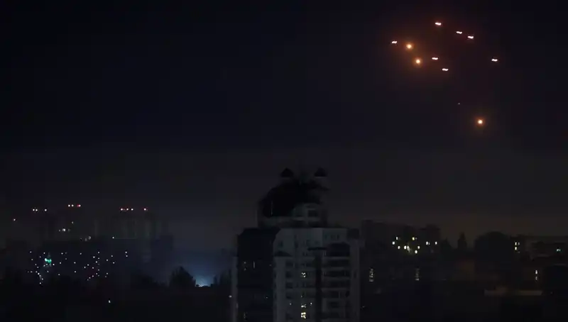 Rusya'nın Kiev'e Yönelik Hava Saldırısı: Sumi'de Tahliye Emri Yaygınlaşıyor