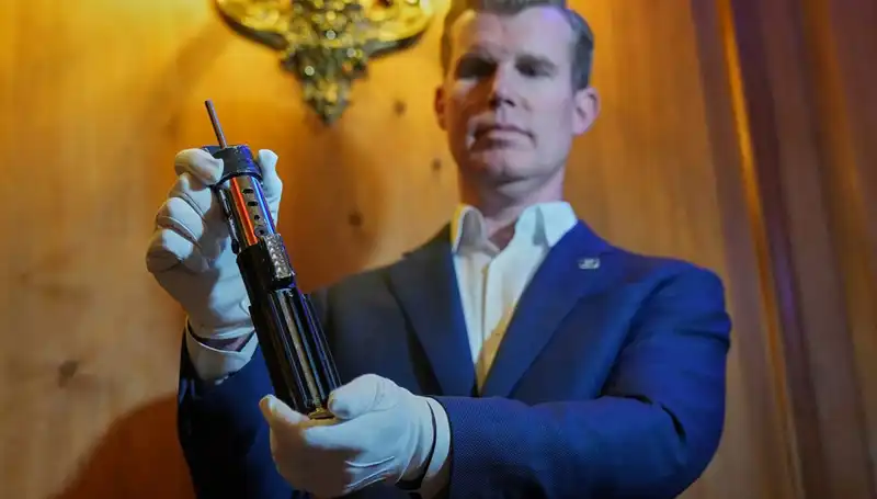 Darth Vader'ın Işın Kılıcı Açık Artırmada 3.65 Milyon Dolara Satıldı!