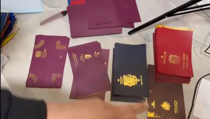 Güvenlik Güçleri, Sahte Pasaport ve Vize Çetelerine Dev Operasyon Düzenledi