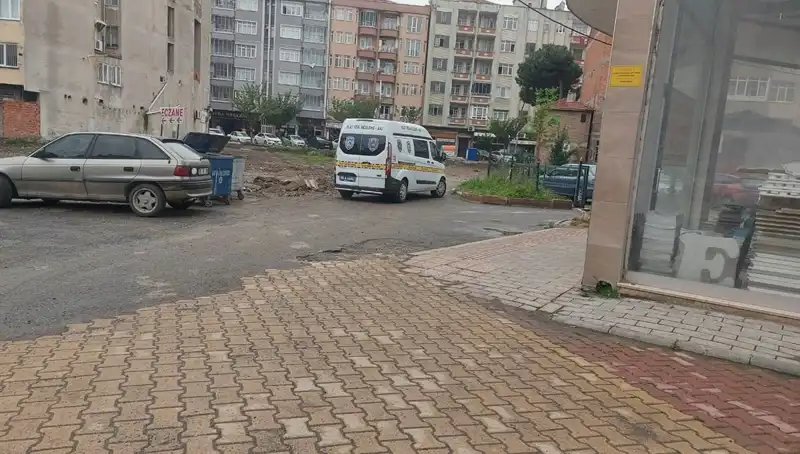 4. Kattan Düşen Kadın Hastaneye Kaldırıldı: Hayati Tehlike Söz Konusu