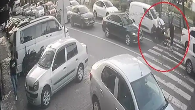 Motosiklet Yaya Geçidinde Yürekleri Ağızlara Getirdi: Kaza Anı Kamerada
