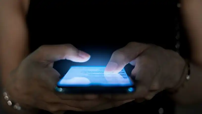Narsisizm Belirtilerinin Yeni Adresi: Telefon Alışkanlıklarımız