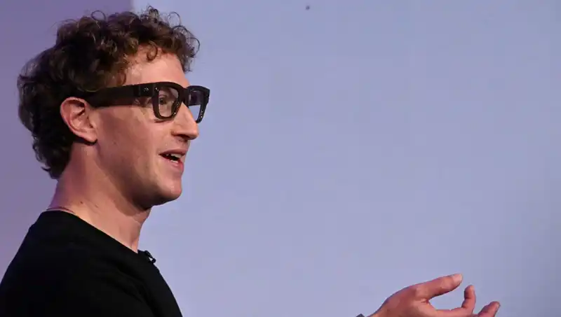 Zuckerberg, Yapay Zeka Destekli Akıllı Gözlükleriyle Geleceği Tanıttı
