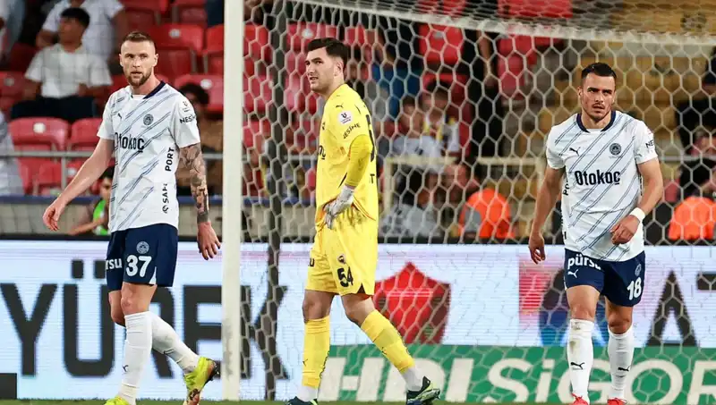 Fenerbahçe'nin Çöküşü: Dostlar mı Düşman mı?
