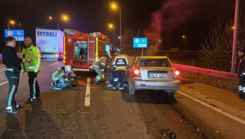 Kamyona Arkadan Çarpan Sürücü İçin Hayati Tehlike Söz Konusu