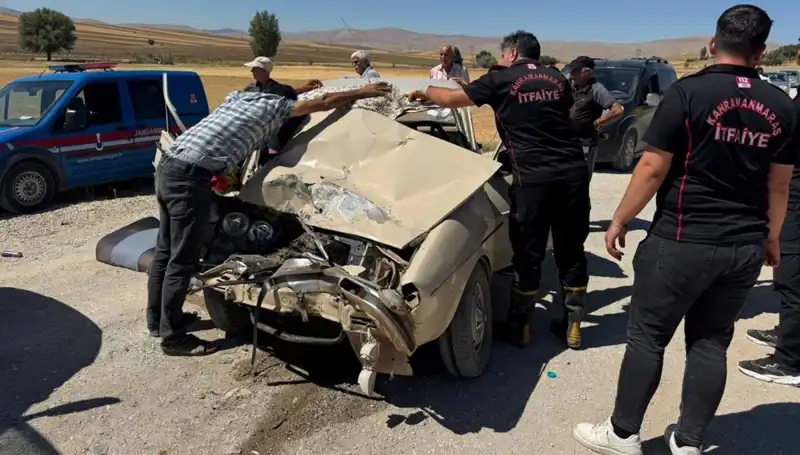 Kahramanmaraş’ta Gün Ortasında Feci Trafik Kazası: Otomobil Kamyonetle Çarpıştı!