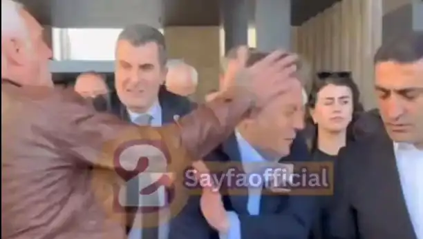 Özgür Özel'e AKM Çıkışında Fiziksel Saldırı: Gözaltına Alınanlar Var