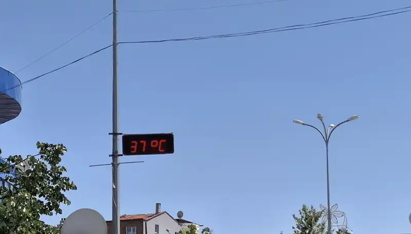 Termometreler Yükseliyor: İlçede Sıcaklık 38 Dereceyi Buldu!