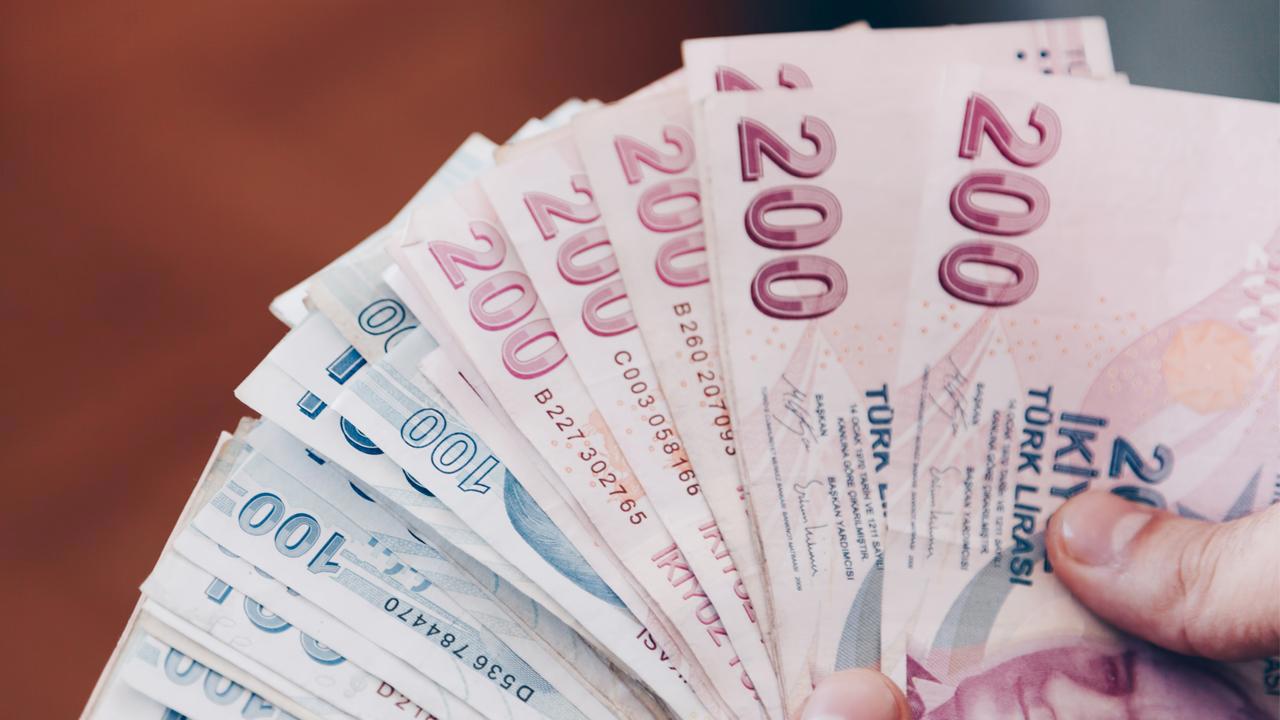 Emeklilere Bayram İkramiyesi İçin Heyecanlı Bekleyiş