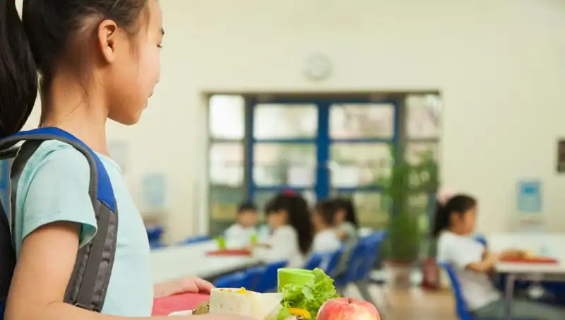 İspanya, Obeziteyle Mücadelede Radikal Karar Alarak Yağlı Yiyecekleri Menülerden Çıkarıyor