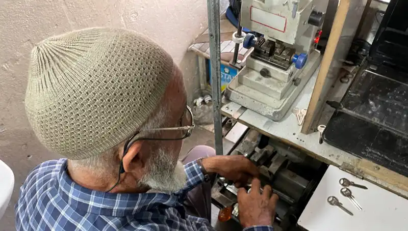 28 Yılda 4 Metrekarelik Dükkanda Kurduğu Hayal: "Burası Bana Saray Gibi"