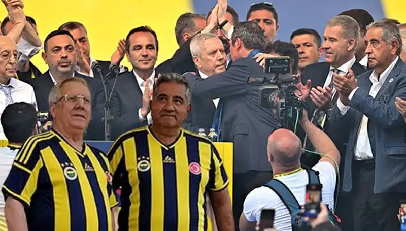 Aziz Yıldırım'ın Sağ Kolundan Ali Koç'a Şok İstifa Çağrısı!