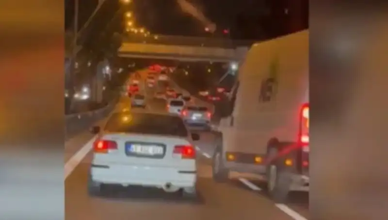 Tuzla’da Makas Terörü: Kaçan Sürücü Tutuklandı, Şok Edici Detaylar Ortaya Çıktı!