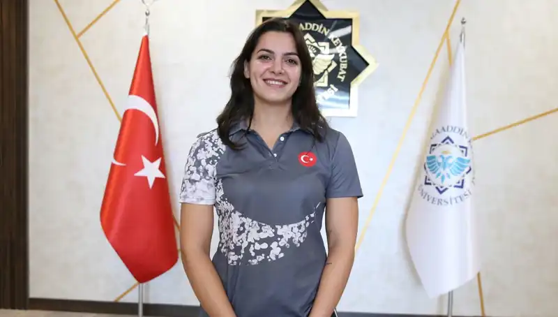 Altın Madalya Kazanan Esra’nın Hedefi: Dünya Şampiyonluğu