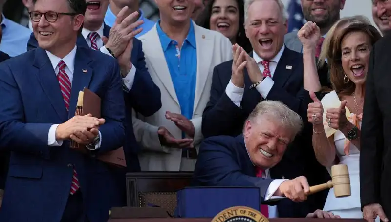 Trump’tan Radikal Değişim: "Büyük, Güzel Yasa Tasarısı" İmzalandı