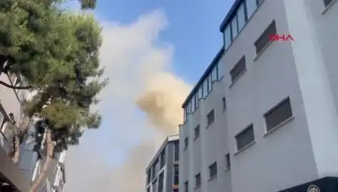 İstanbul'da 4 Katlı İş Merkezinde Yangın: Korkutan Gelişmeler!