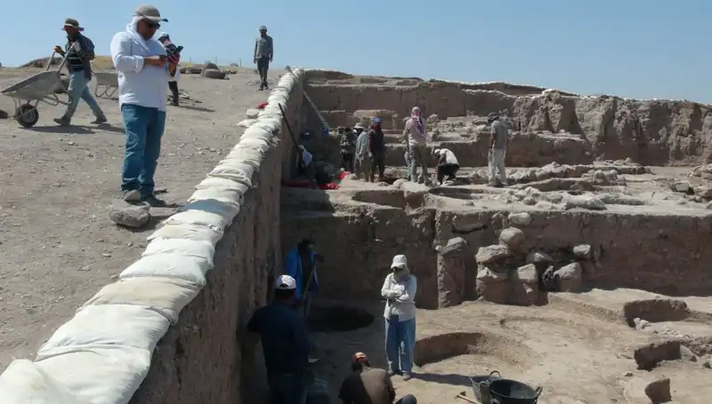 Kilis'teki Oylum Höyük'te Kazı Çalışmaları, Sıcak Havaya Rağmen Devam Ediyor